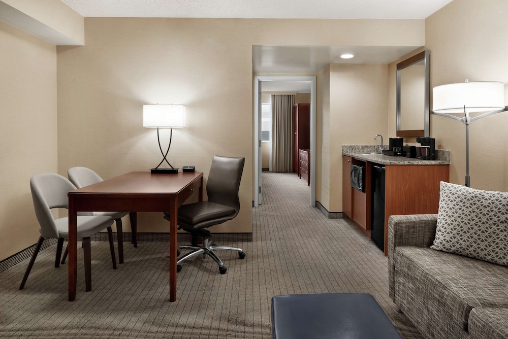 Embassy Suites By Hilton Cincinnati Rivercenter 49/53