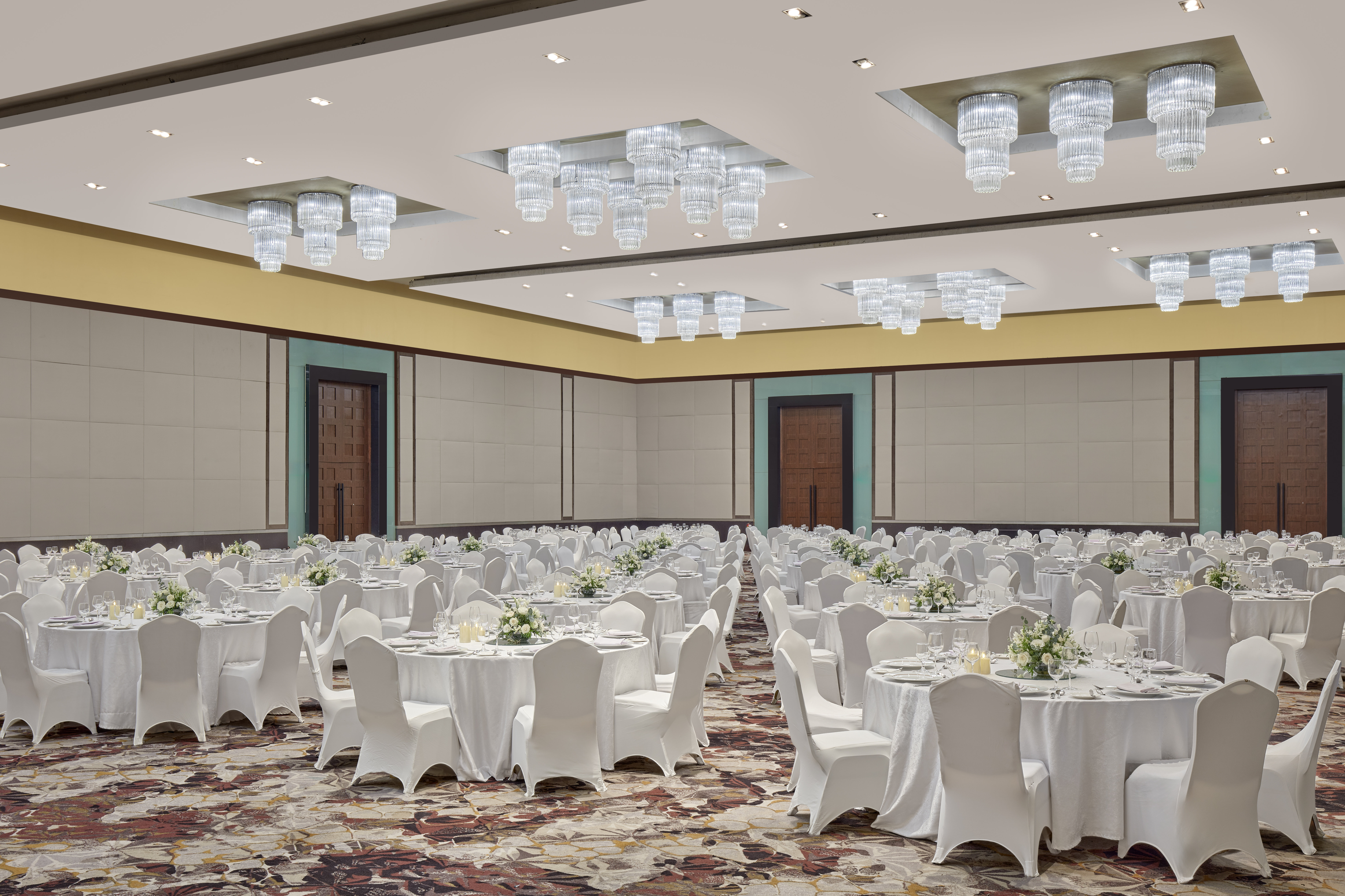Crowne Plaza Galleria Manila 68/80