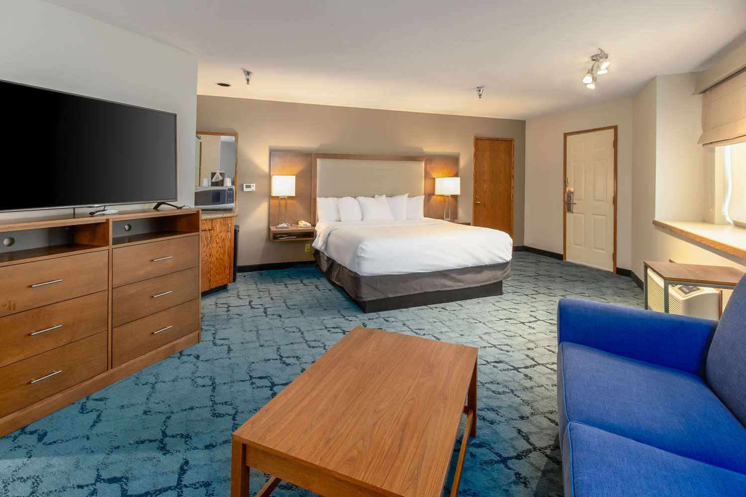 Executive, Suite