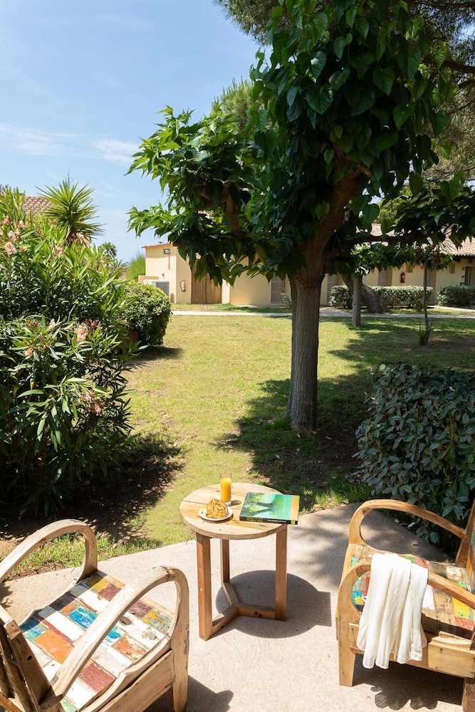Marina Di Lava Hotel 8/60