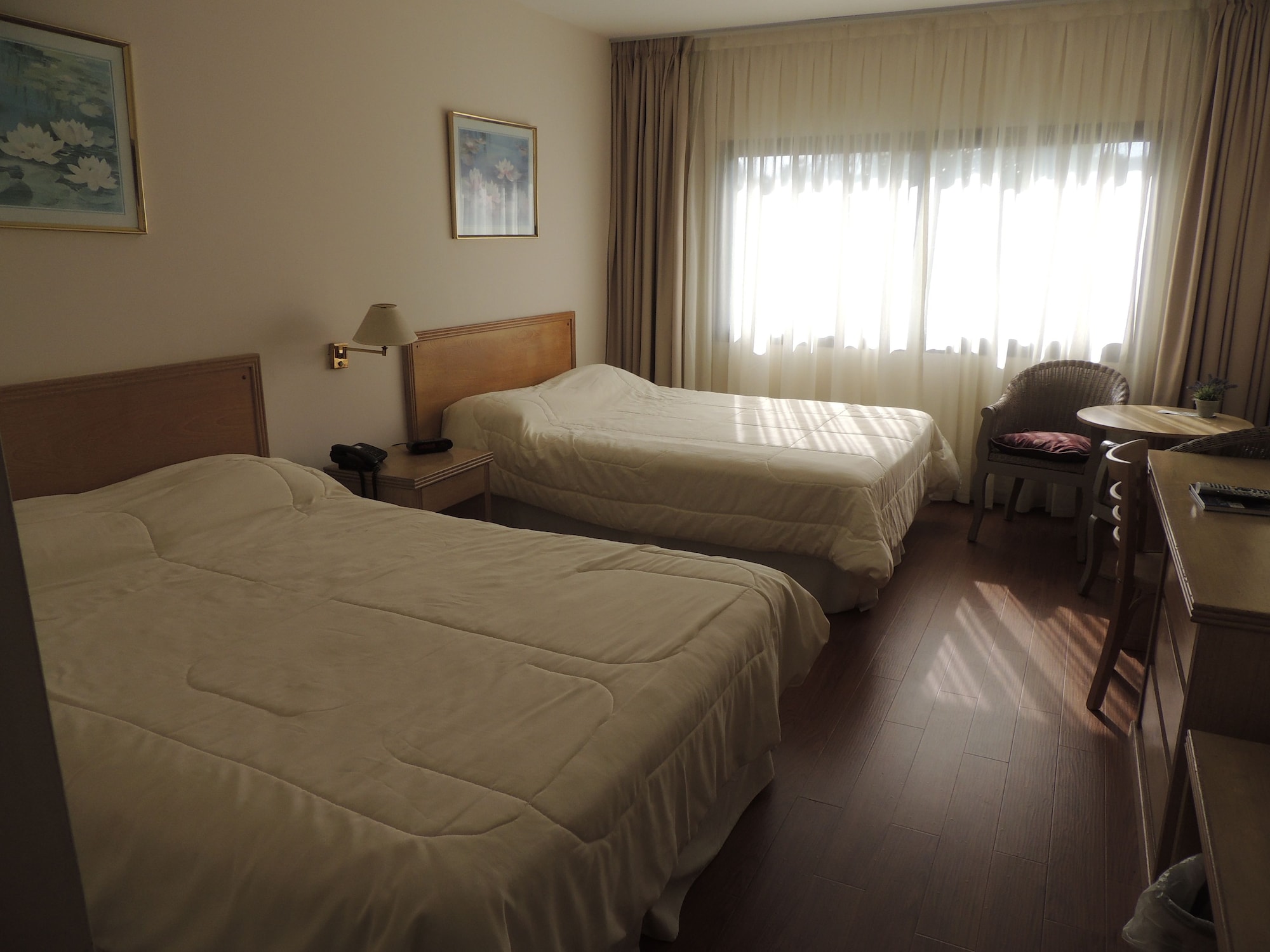 SUPERIOR, TWIN BEDS, OCEAN VIEW