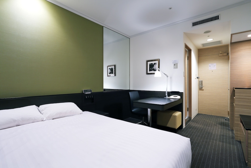 ROOM, DOUBLE BED