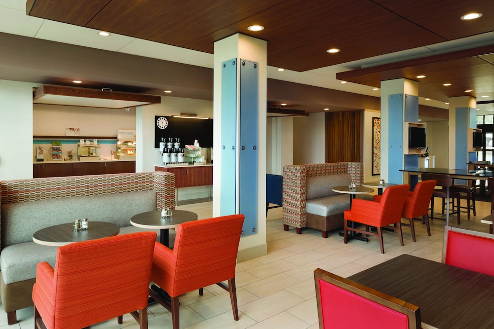 Holiday Inn Express And Suites Kingsland 39/50