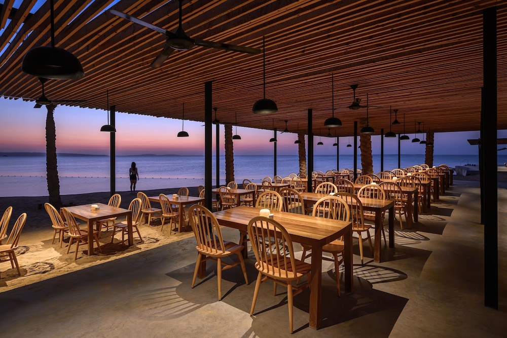 Serry Beach Resort 57/68