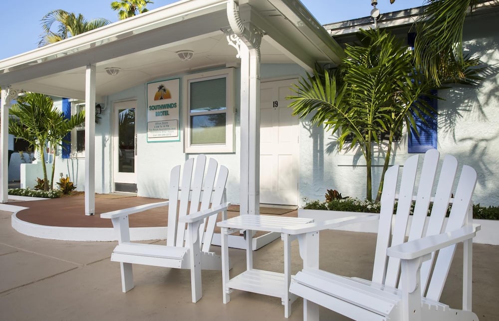 Southwinds Motel 16/45