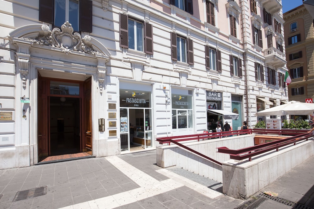 Relais Piazza Del Popolo - Luxury Rooms And Suites 2/61