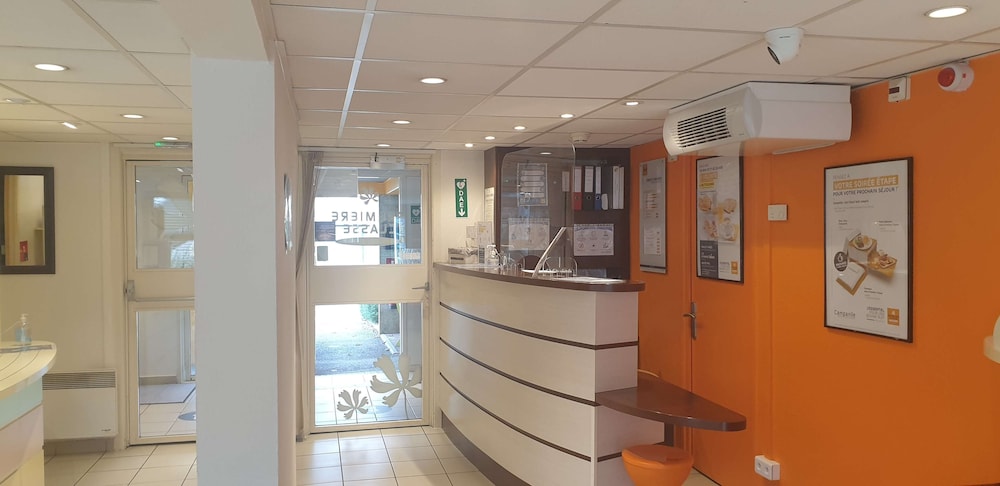 Premiere Classe Besancon - Ecole Valentin 8/50