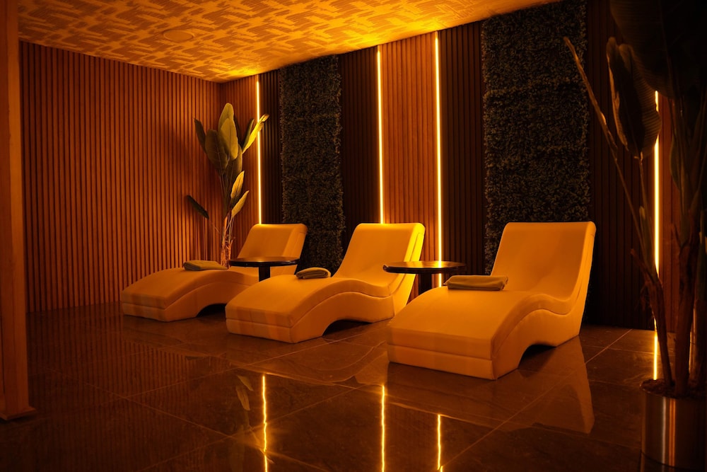 Ada Newday Resort Hotel & Spa 24/50
