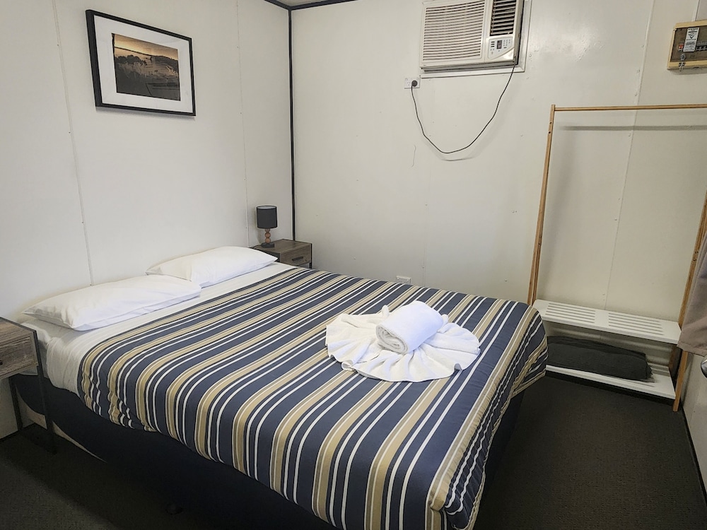 Budget, Villa, 2 Double Beds, 4 Bathrooms