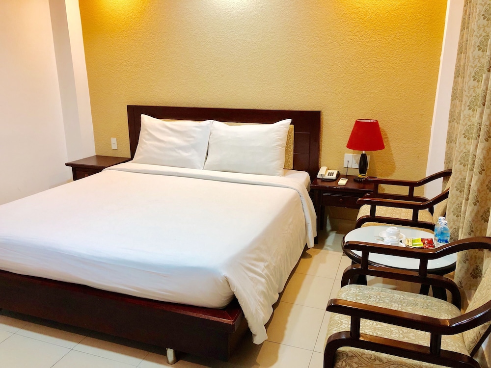 Sunny Hotel 15/54