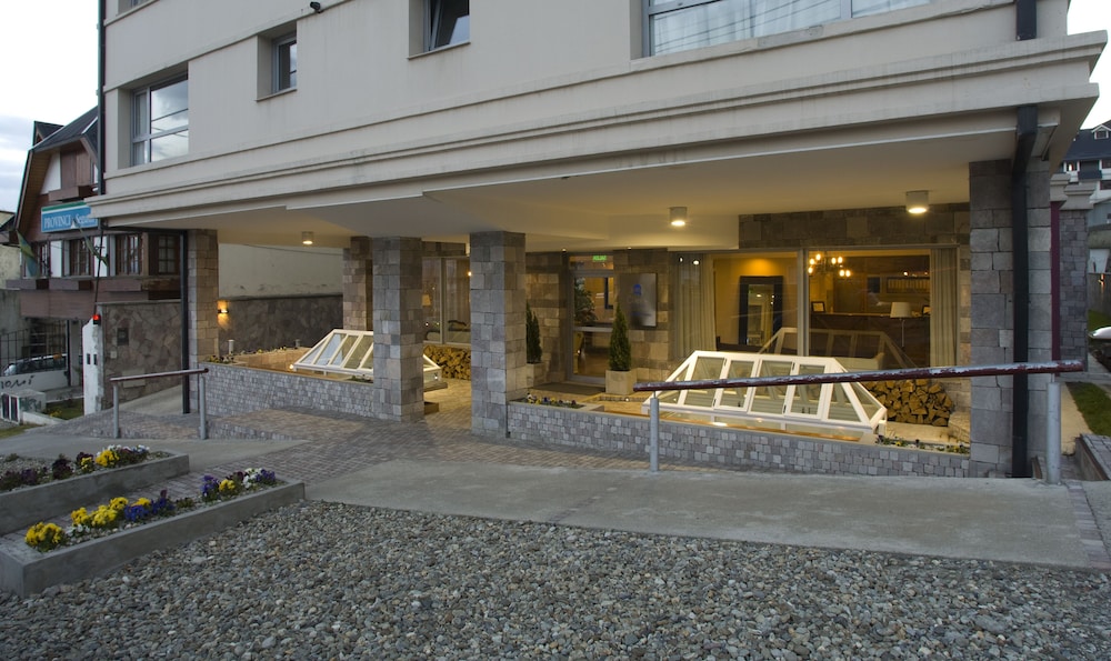 CILENE DEL FARO SUITES AND SPA 70/76