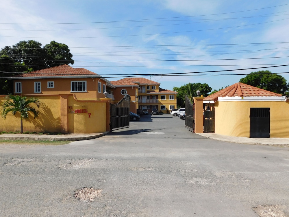 El Gabriel Apartments 23/26