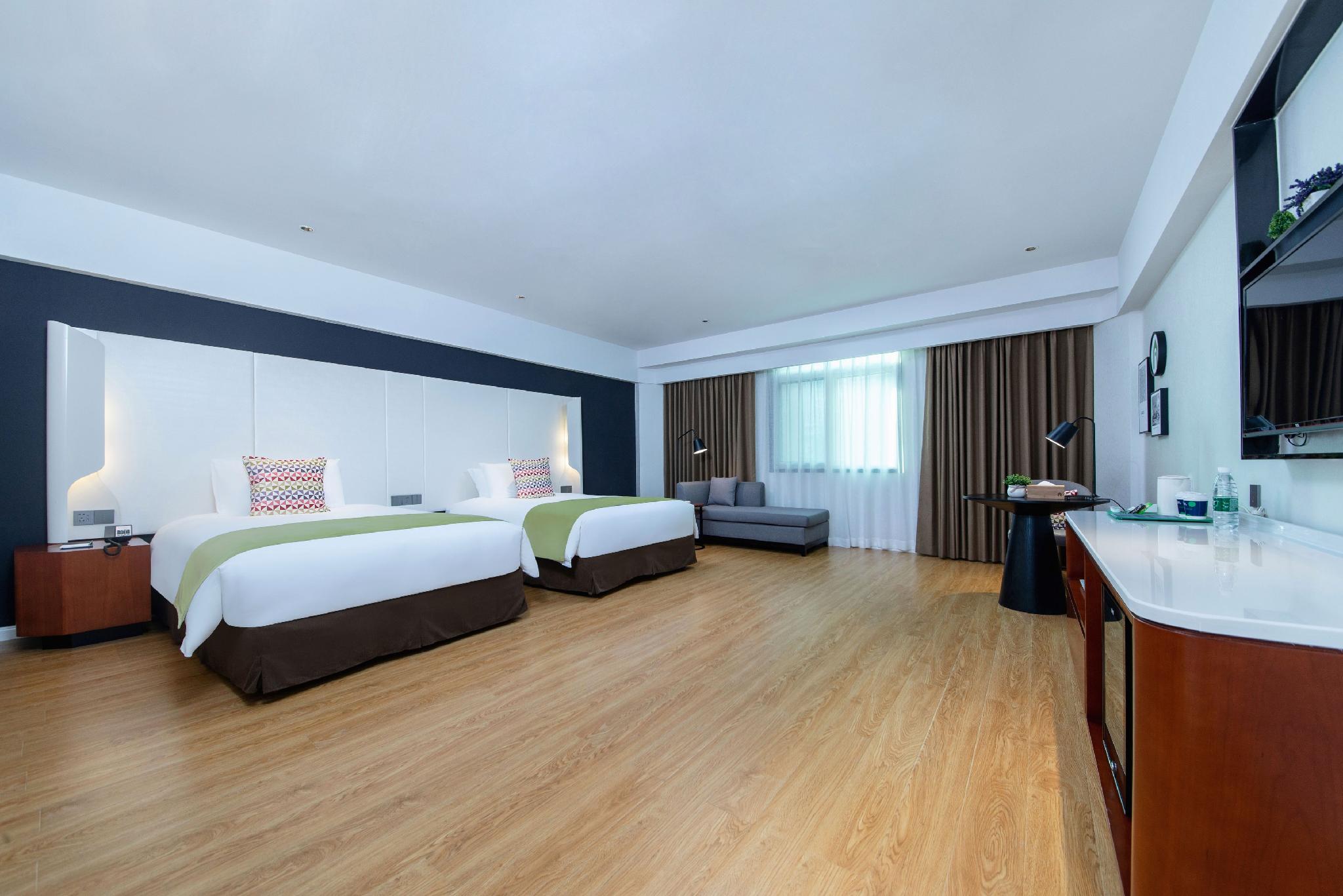 Campanile Hotel (Changsha Hongxing Desiqin Plaza) 12/41