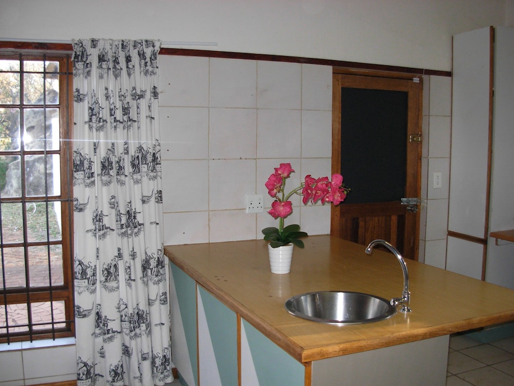 Sterkfontein Heritage Lodge 2/50