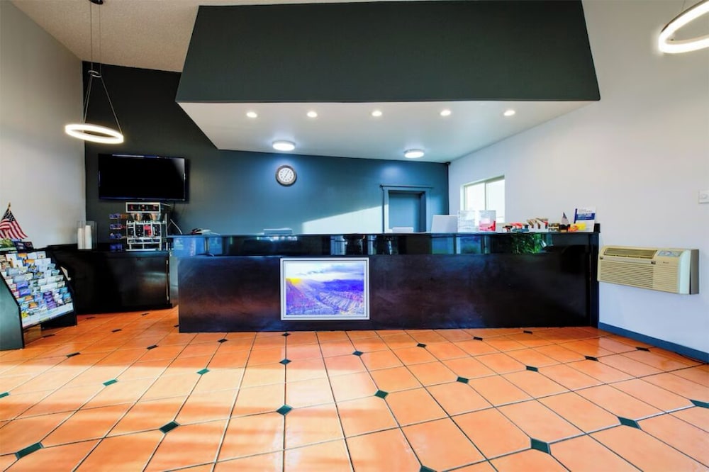 Hermiston Inn & Suites 4/50