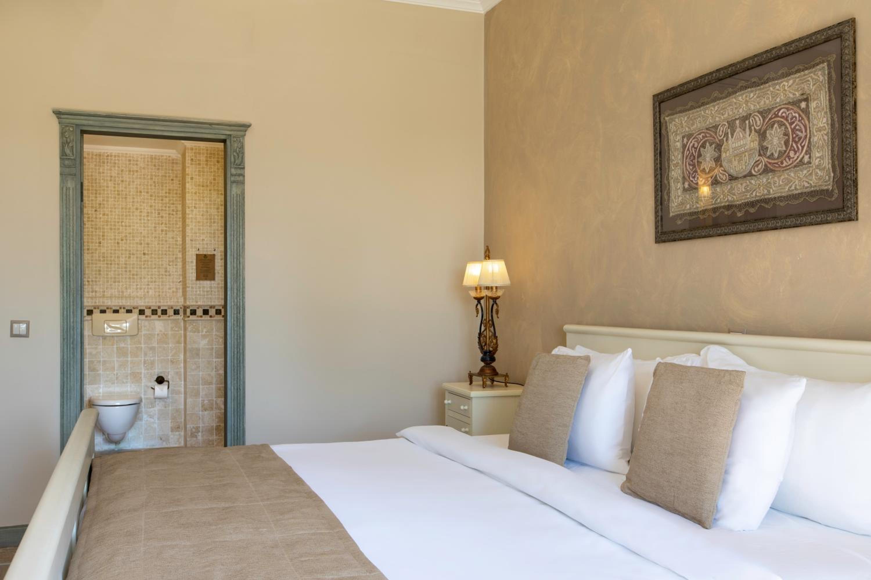 Suite, King Bed