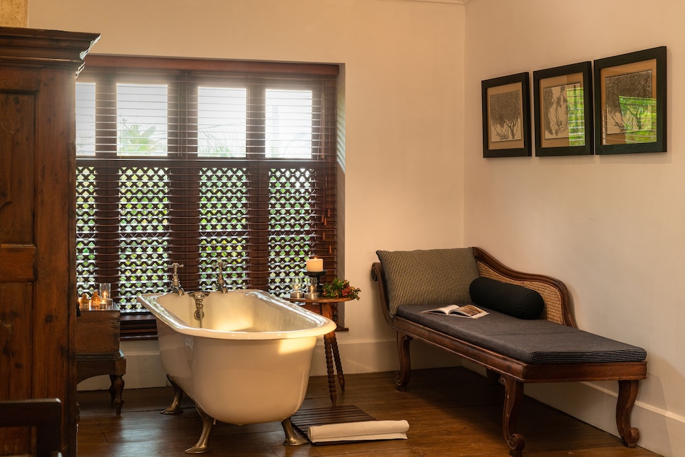 Taru Villas Rampart Street 49/50