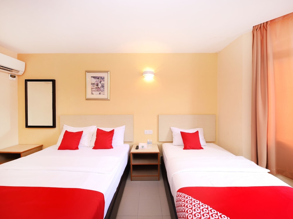 OYO 635 Seven Days Hotel 11/23