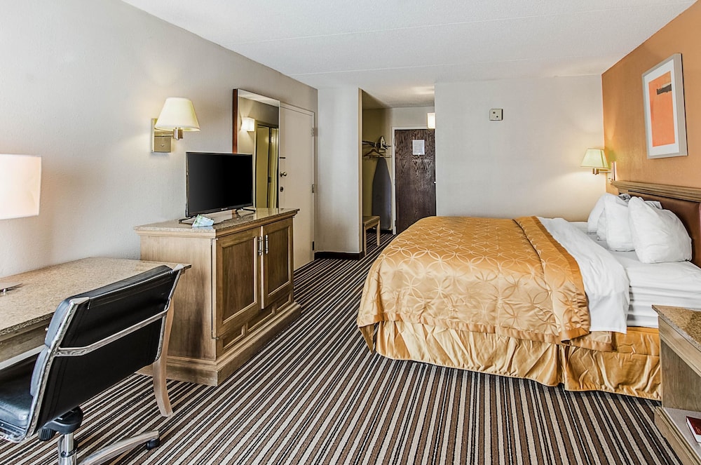 Econo Lodge Inn & Suites Norton - Wise South 16/44