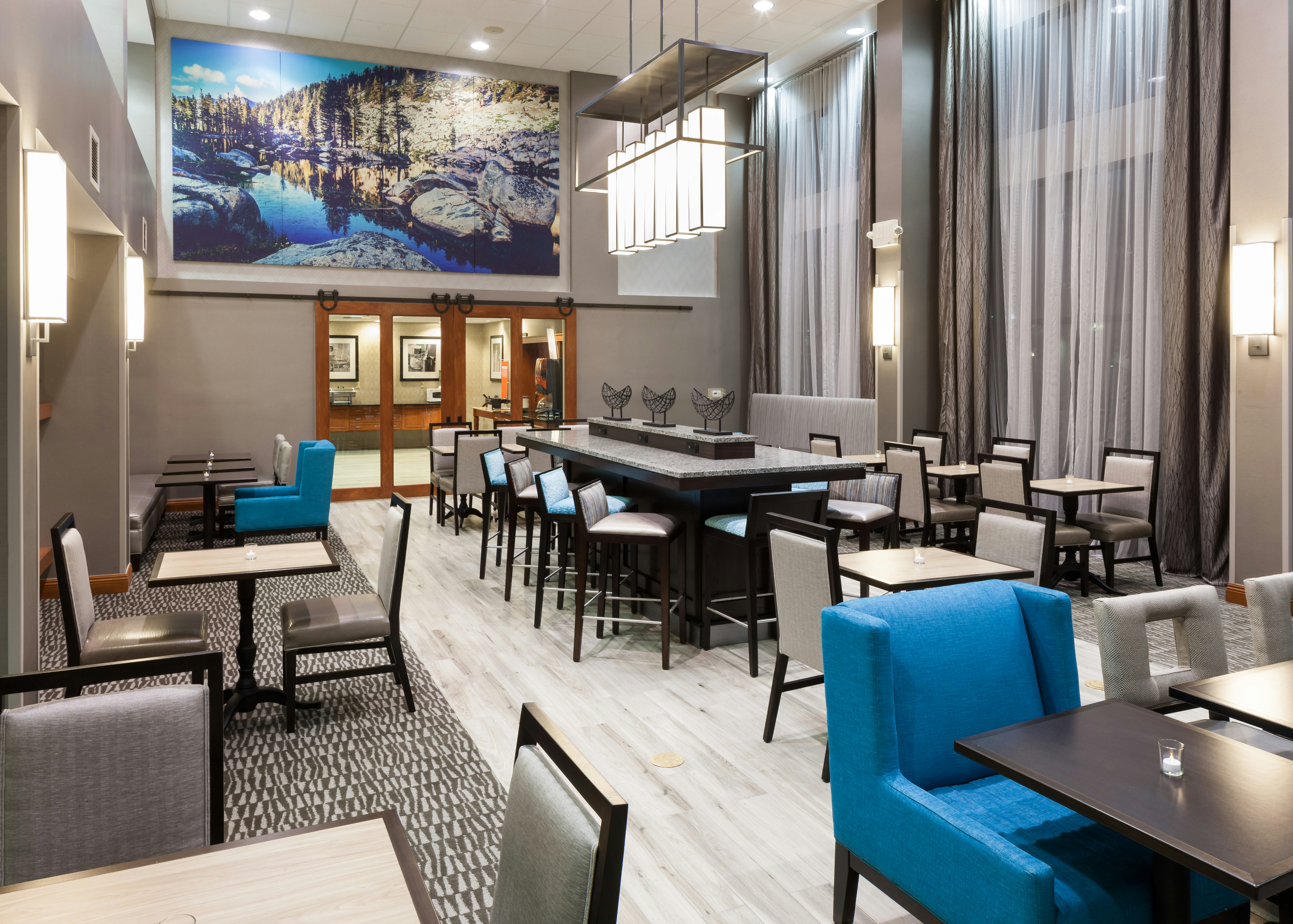 Hampton Inn And Suites Tulare 37/60