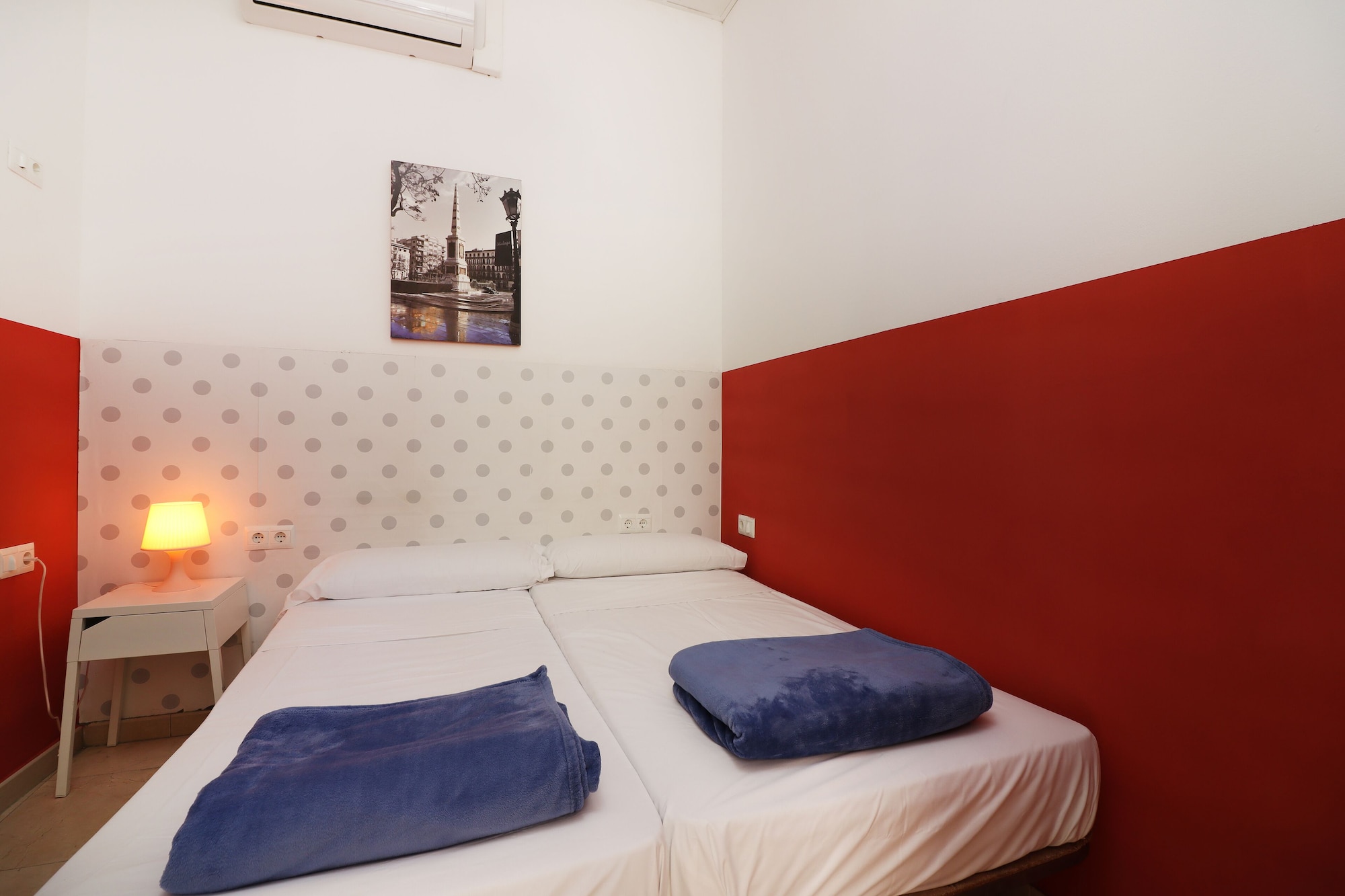 SMALL DOUBLE, SHARED BATHROOM
