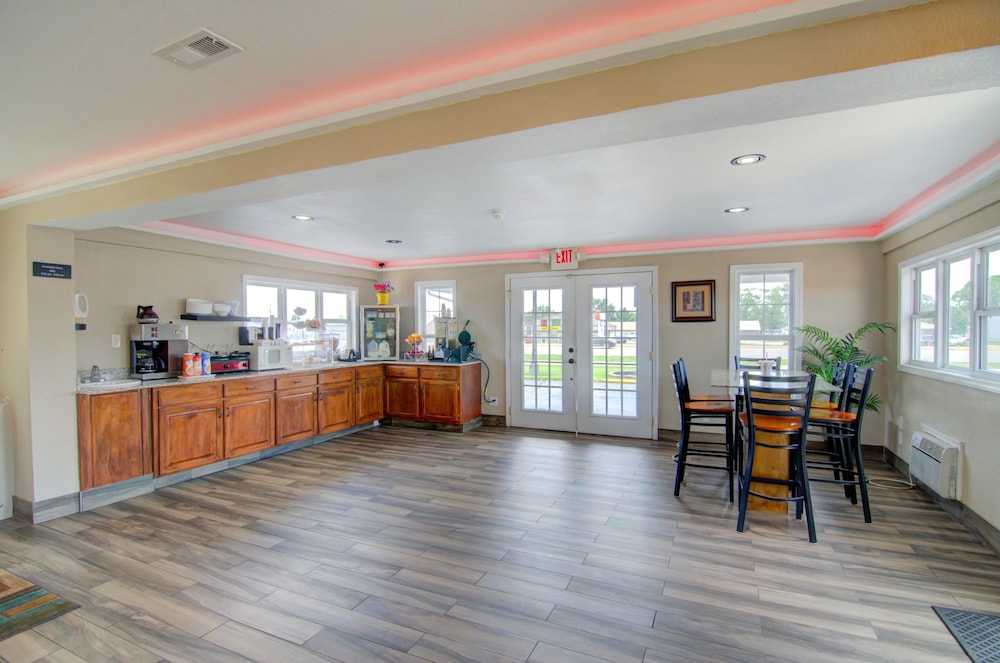WESTBRIDGE INN AND SUITES 3/39