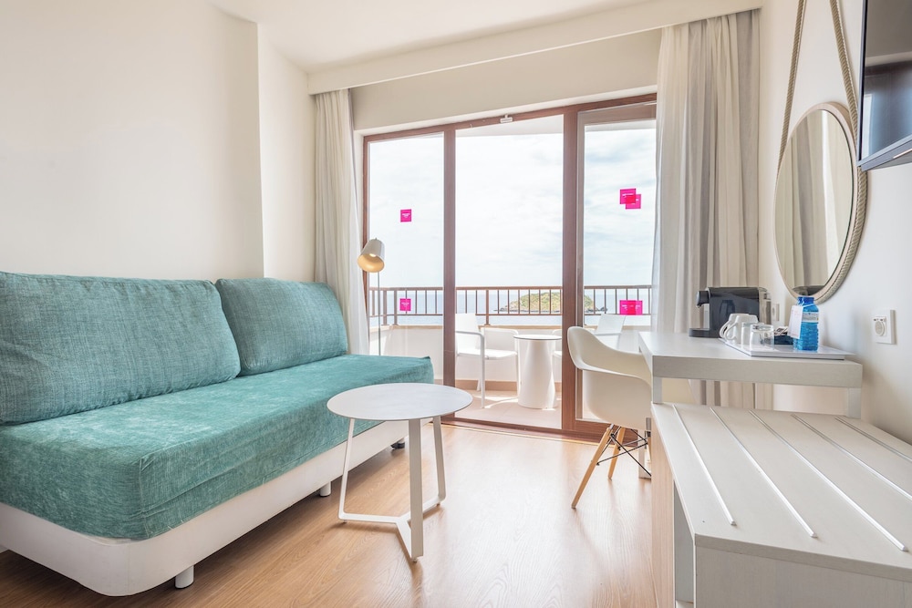 Leonardo Royal Ibiza Santa Eulalia 26/50