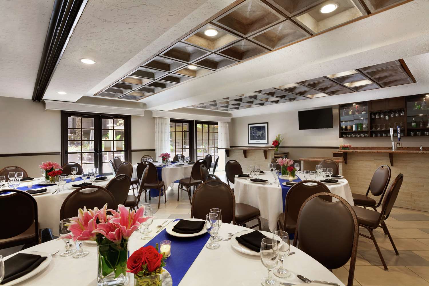 restaurant cafeteria