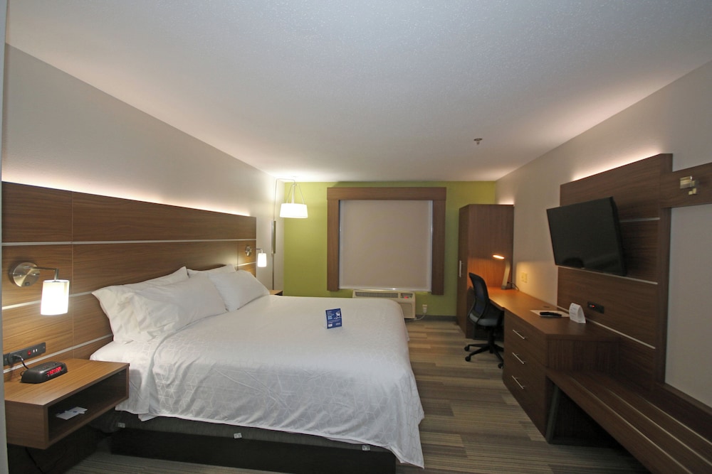 Holiday Inn Express Hotel Suites Greensboro East 30/58