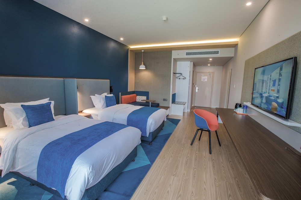 Standard, Twin Beds, Extra Floor Space