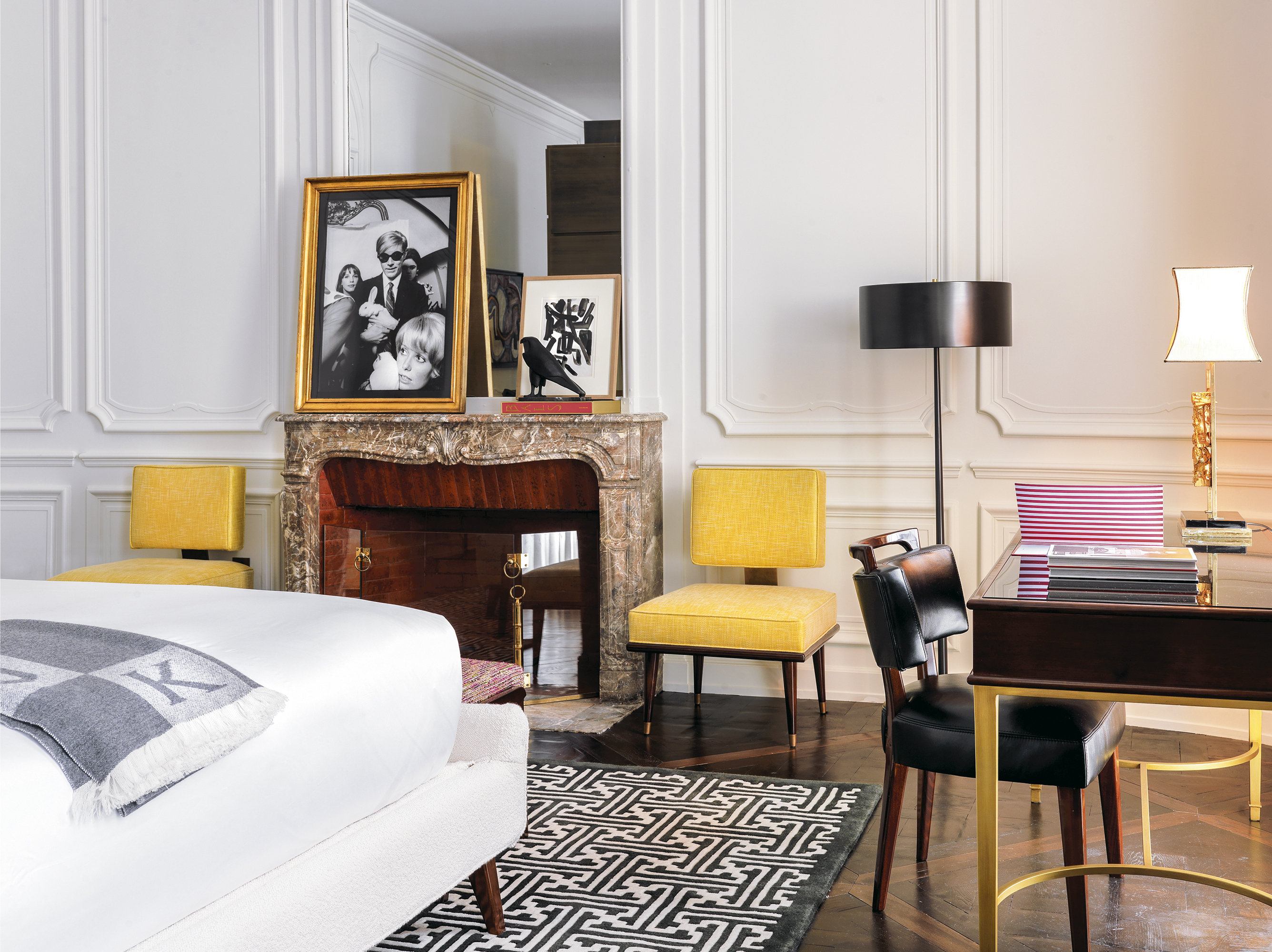 J.K. Place Paris 18/50