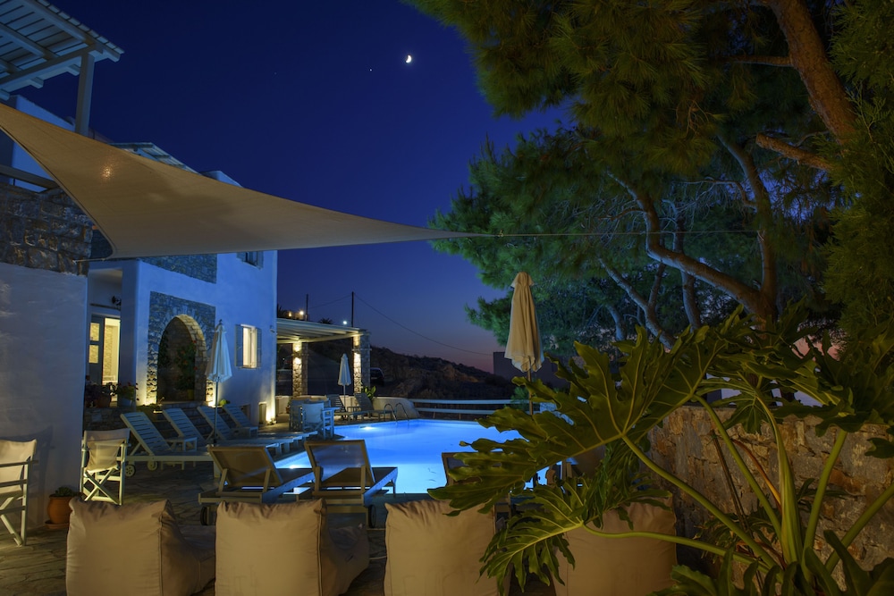 Yperia Hotel 8/59