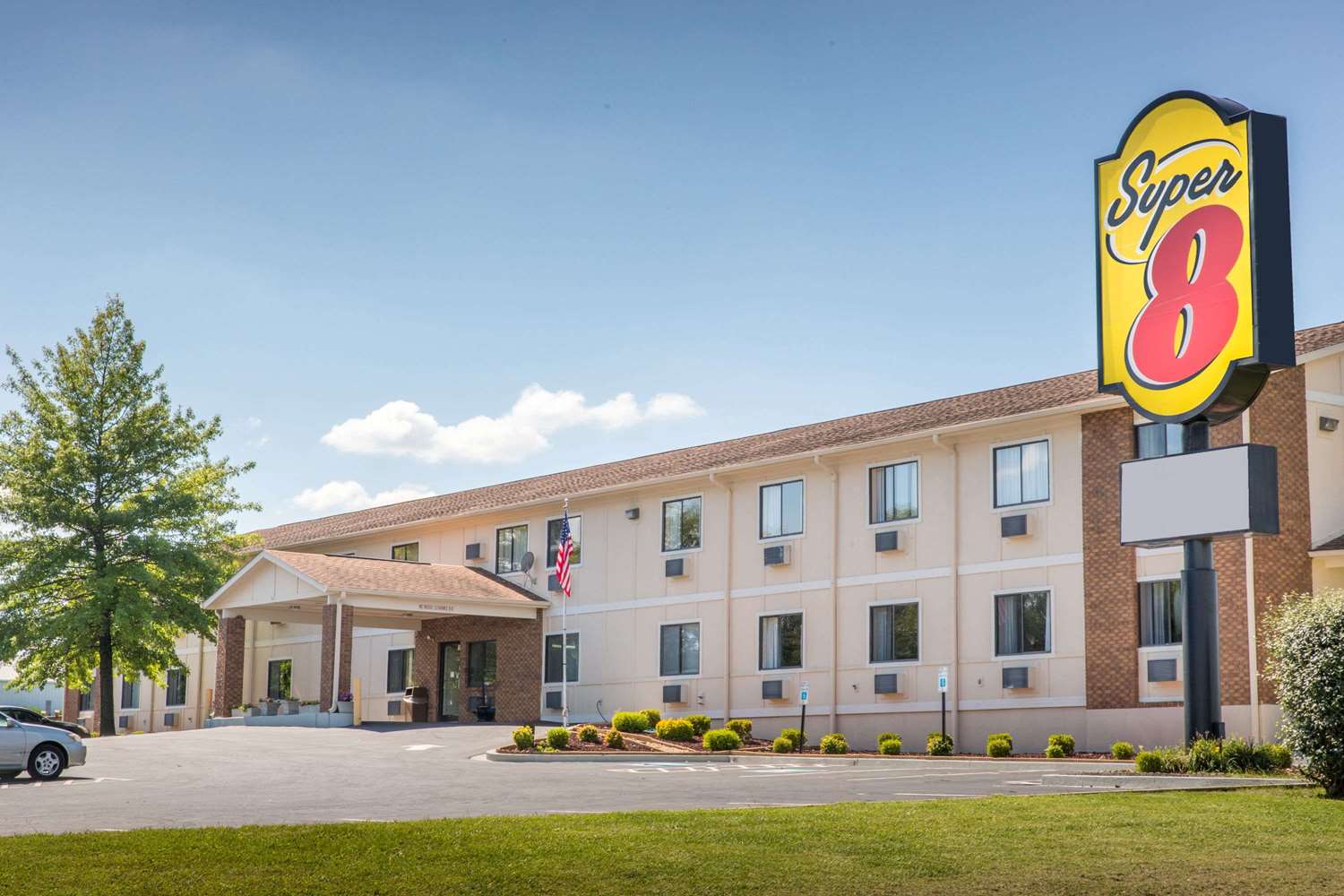 Super 8 by Wyndham Danville 1/10