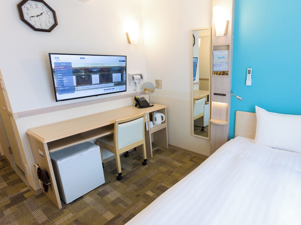 Toyoko Inn Kobe Sannomiya-eki Shiyakusho Mae 13/31