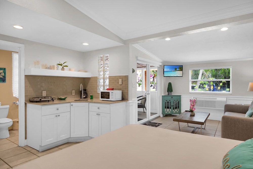 Atlantic Bay Resort 4/50