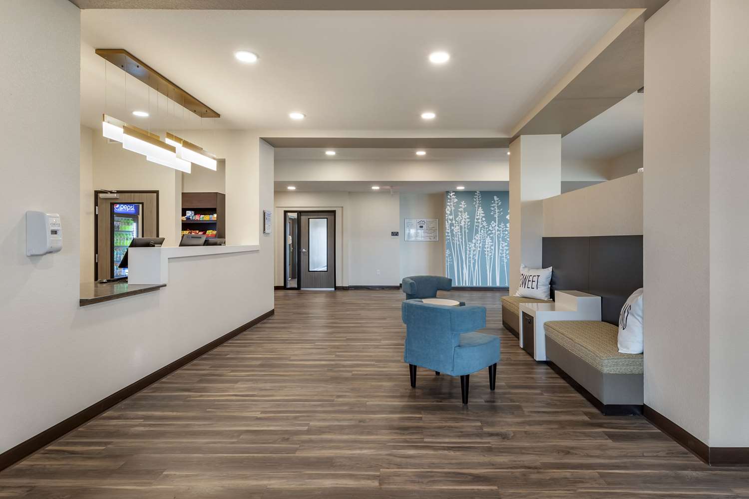 MainStay Suites Milwaukee/Franklin, WI 26/28