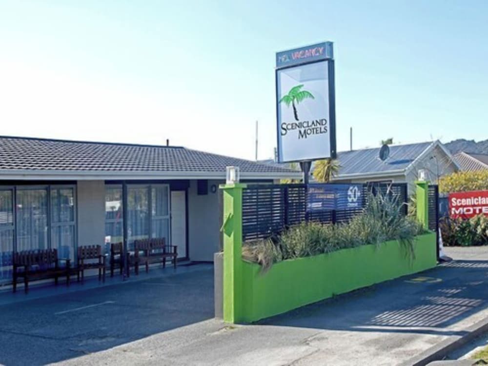 Scenicland Motels 3/69