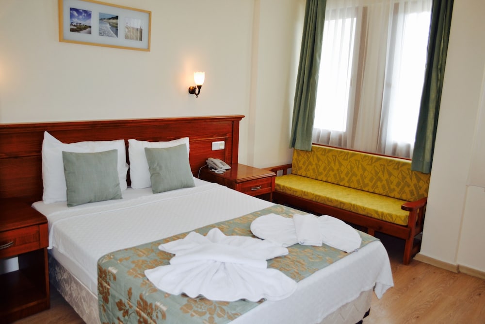 UNSAL HOTEL 17/45