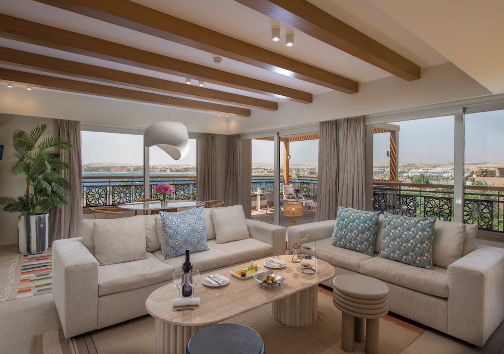 Fort Arabesque Beach Resort 29/50