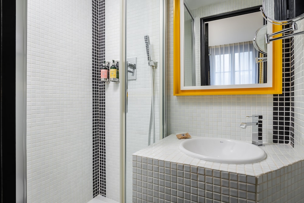 Hotel Monceau Elysees 21/39
