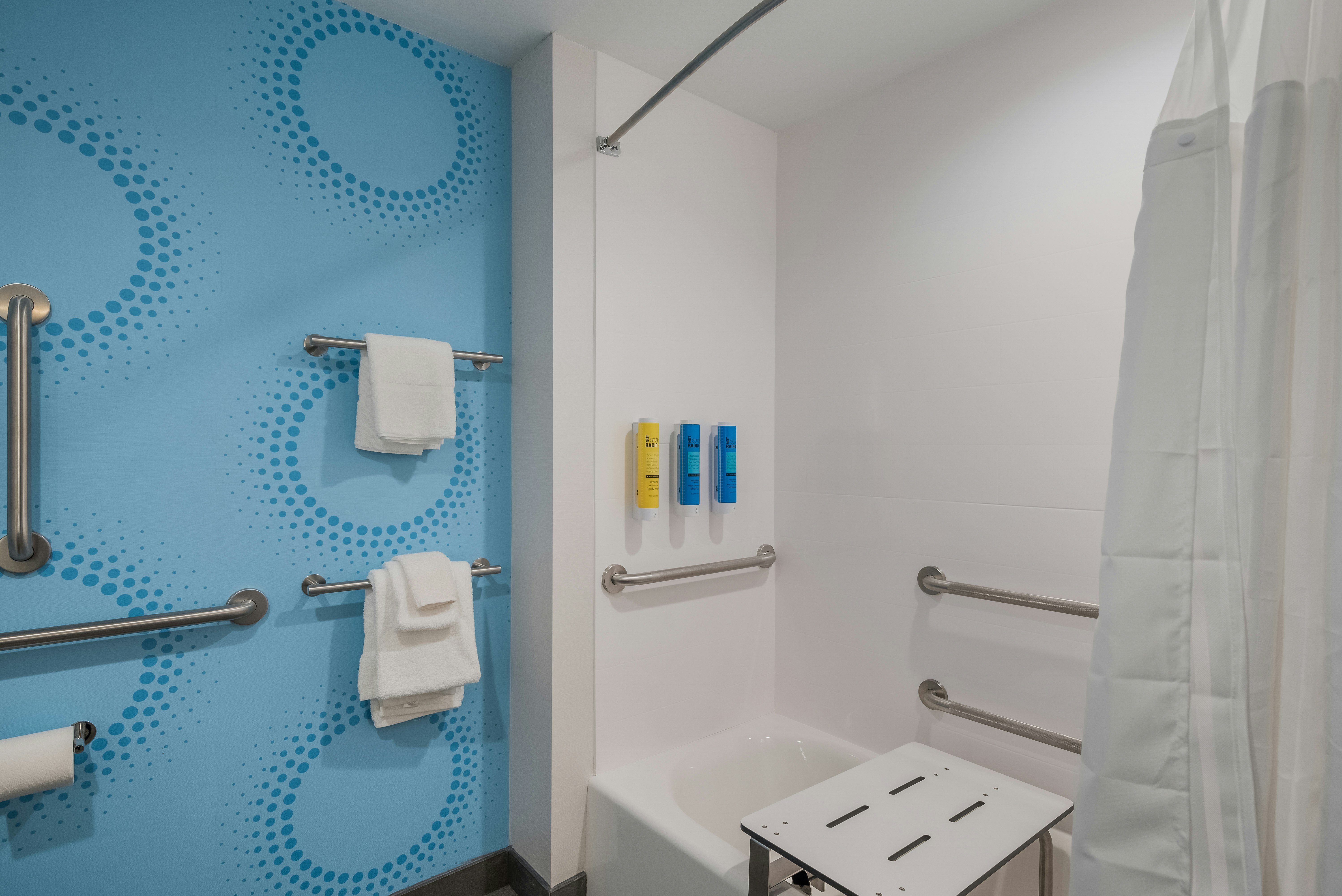 ROOM, 2 QUEEN BEDS, ACCESSIBLE