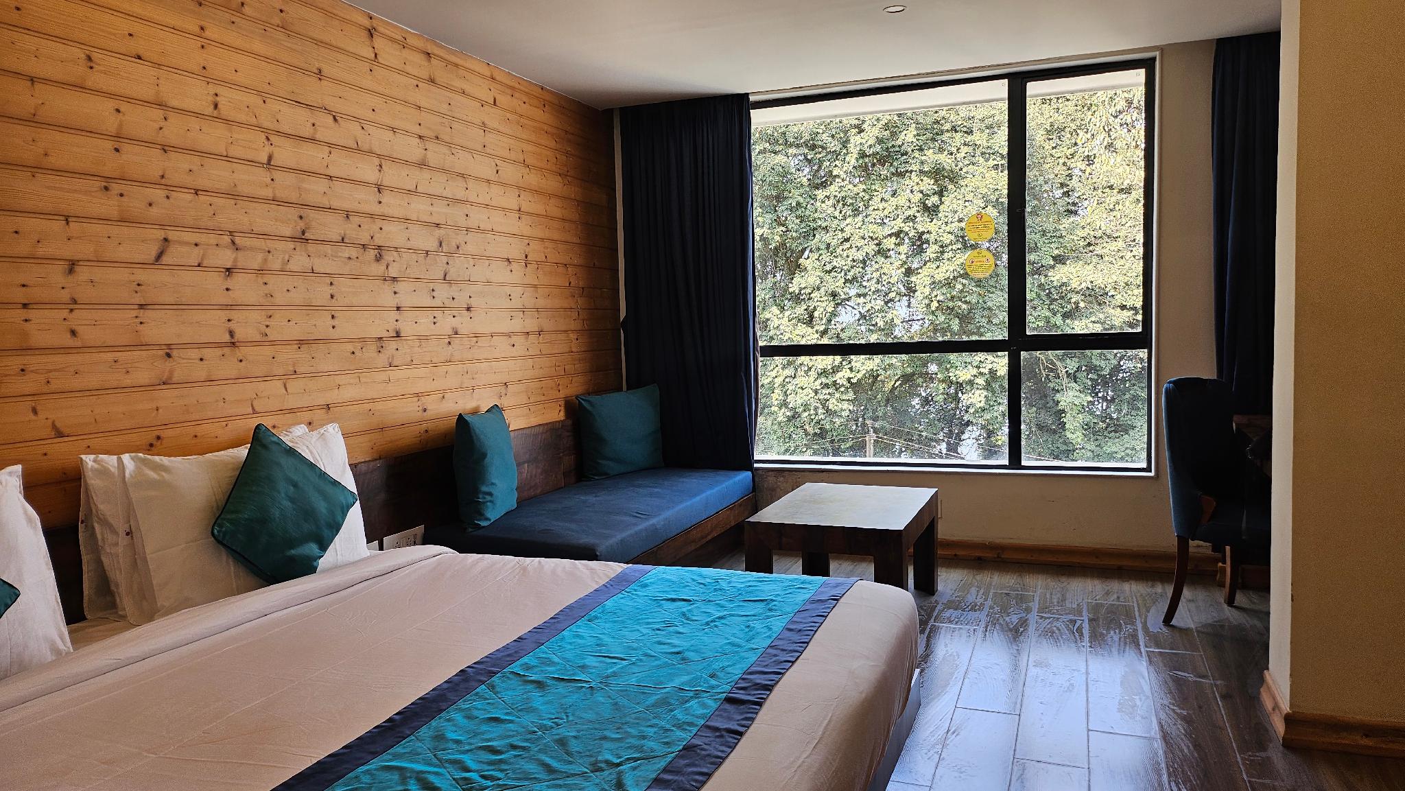 Deluxe, Executive, King Bed