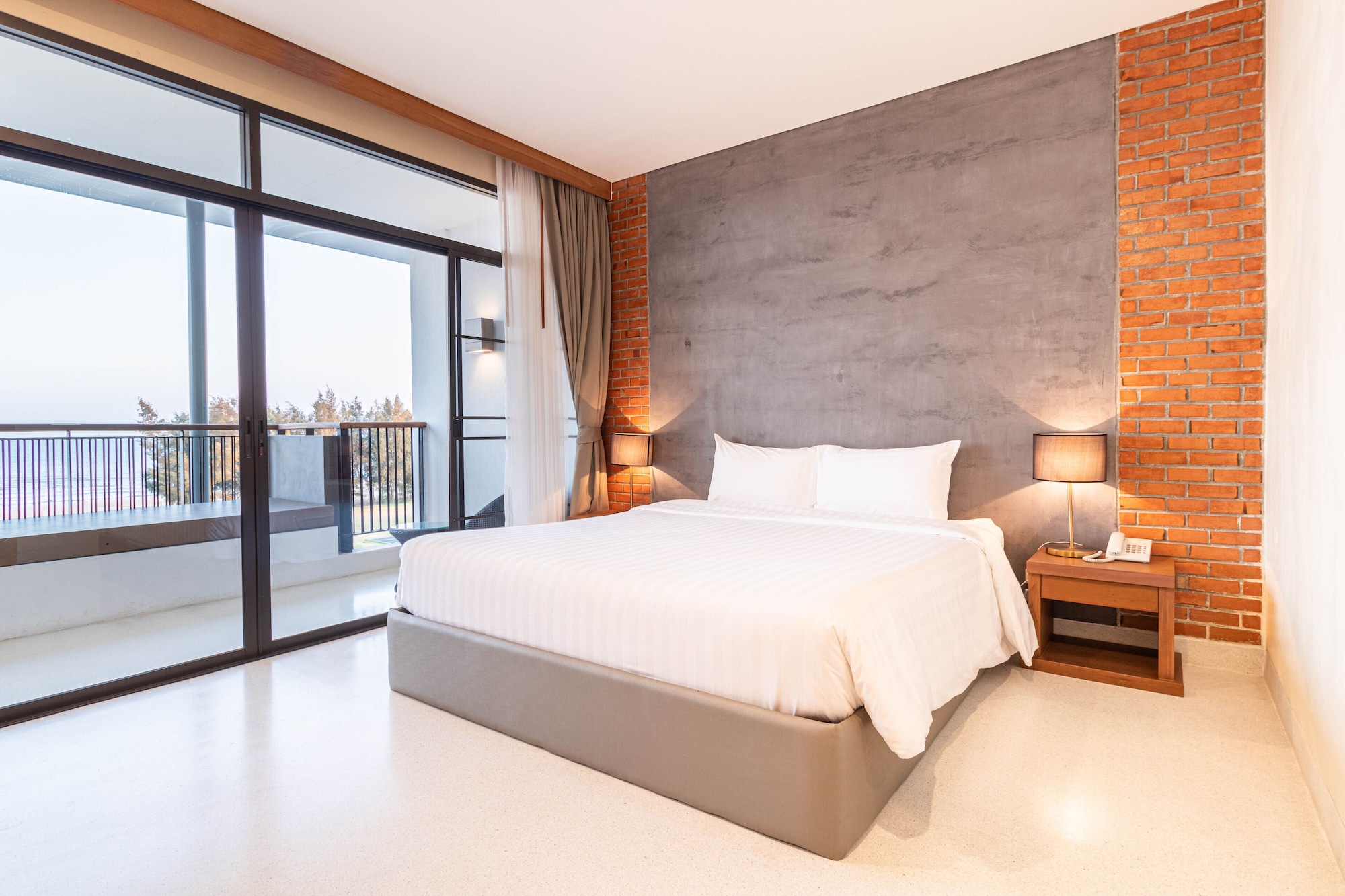 DELUXE, DOUBLE BED, SEA VIEW