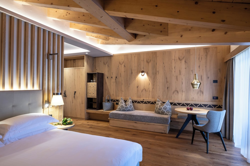 Hotel Ciampedie 44/52