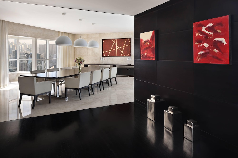 Dubai Marriott Harbour Hotel Suites 27/32