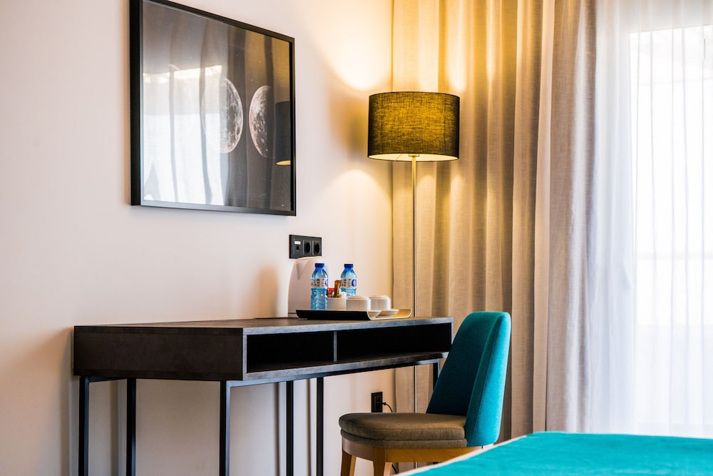 Moon Hotel Spa 40/50