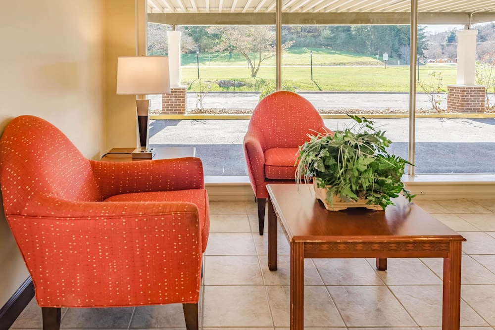 Econo Lodge Lexington Downtown Near I-81 20/29