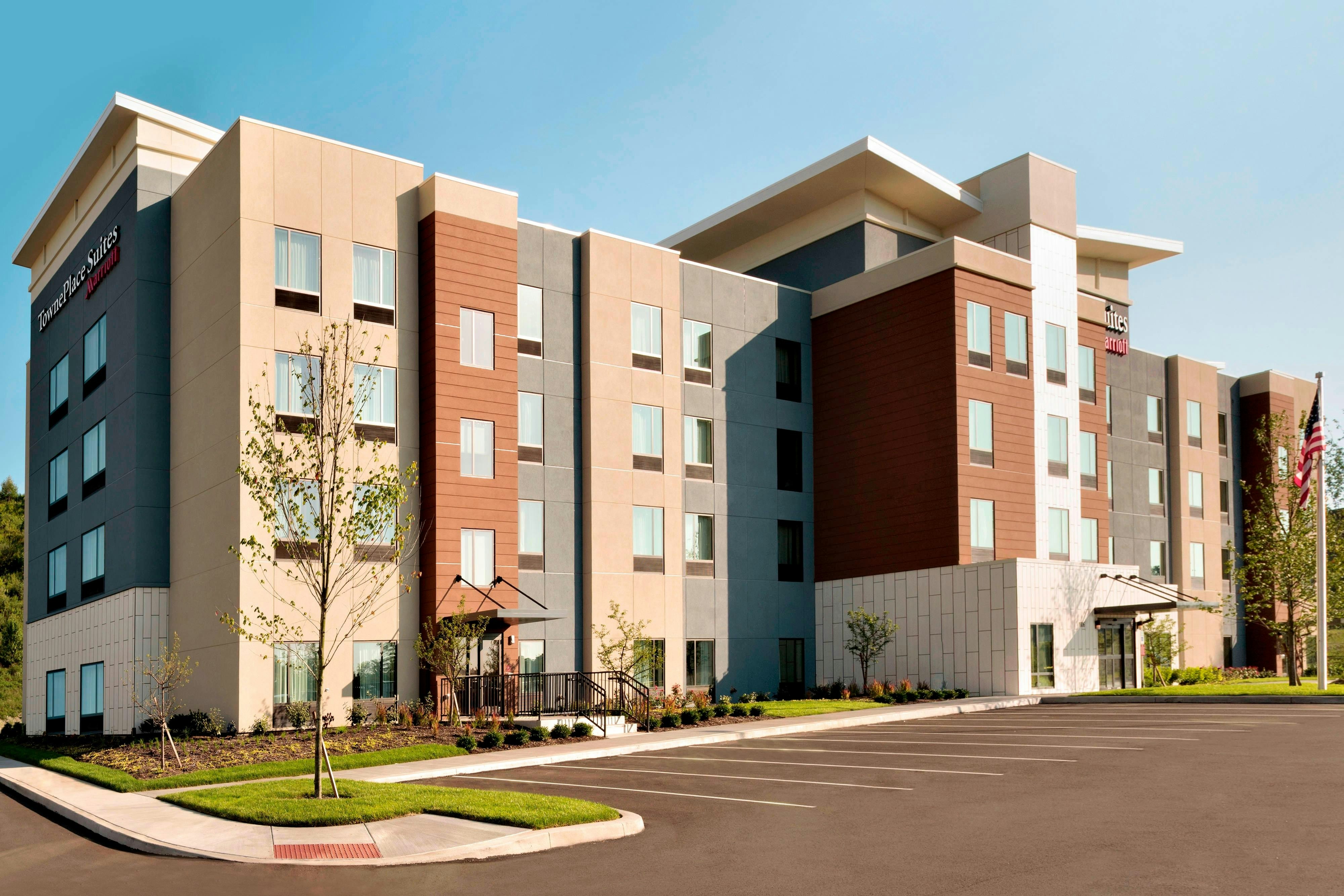 TOWNEPLACE SUITES PITTSBURGH AIRPORT/ROBINSON TOWNSHIP 33/34