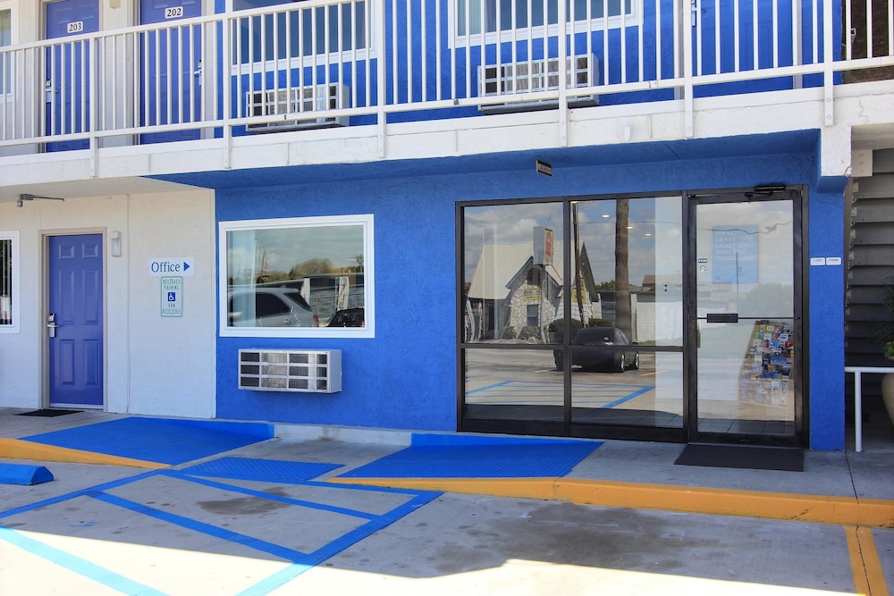 Motel6 Corpus Christi, TX - East - North Padre Island 38/58