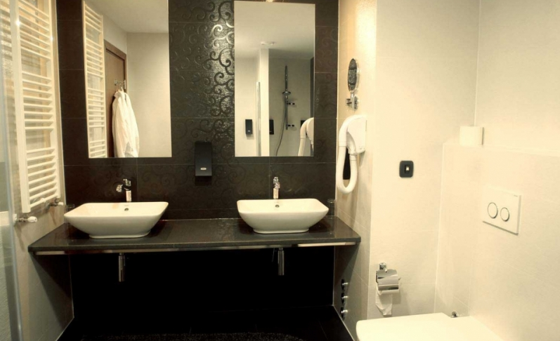 Emerald Hotel 37/37